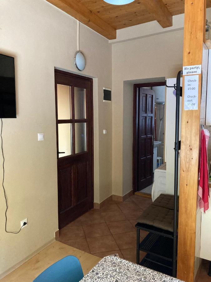 35 Vendeghaz Pecs Apartment Ngoại thất bức ảnh