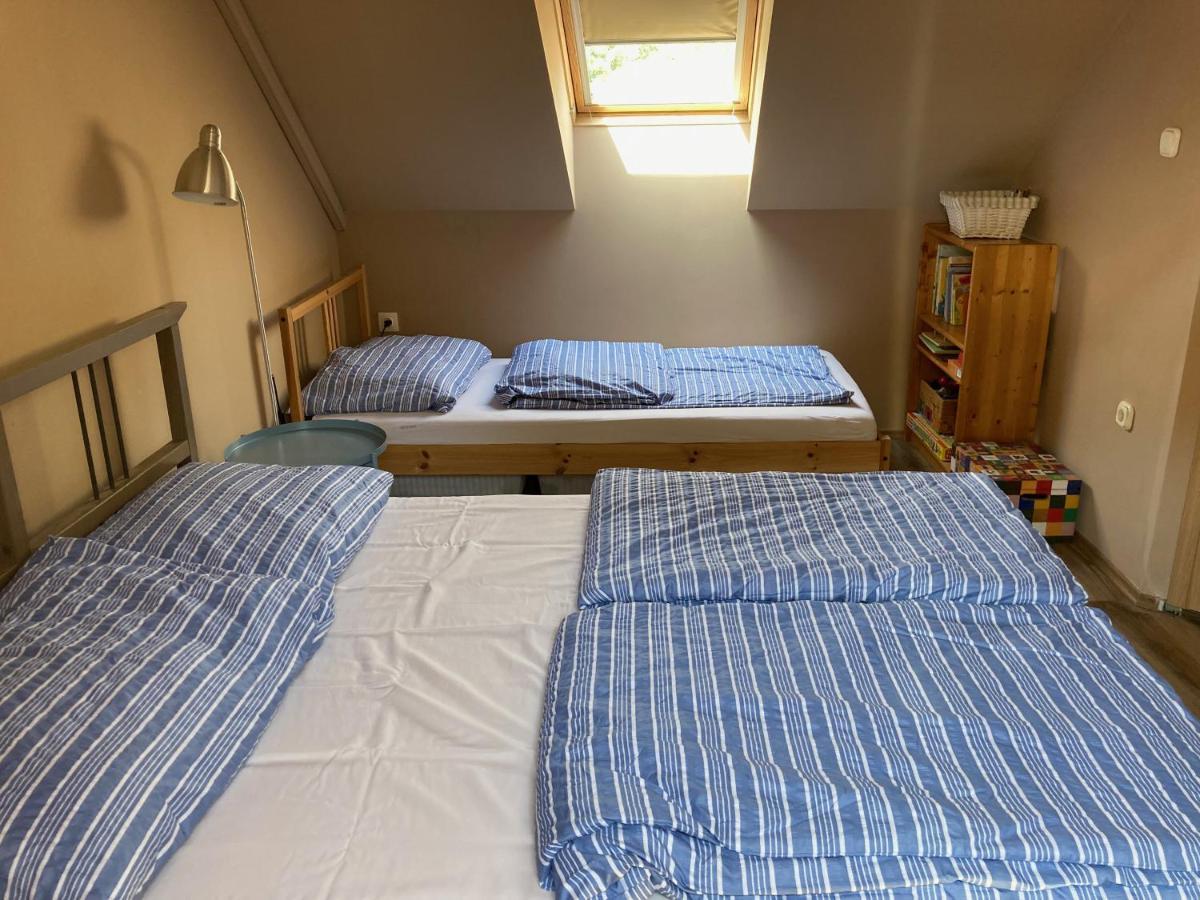 35 Vendeghaz Pecs Apartment Ngoại thất bức ảnh