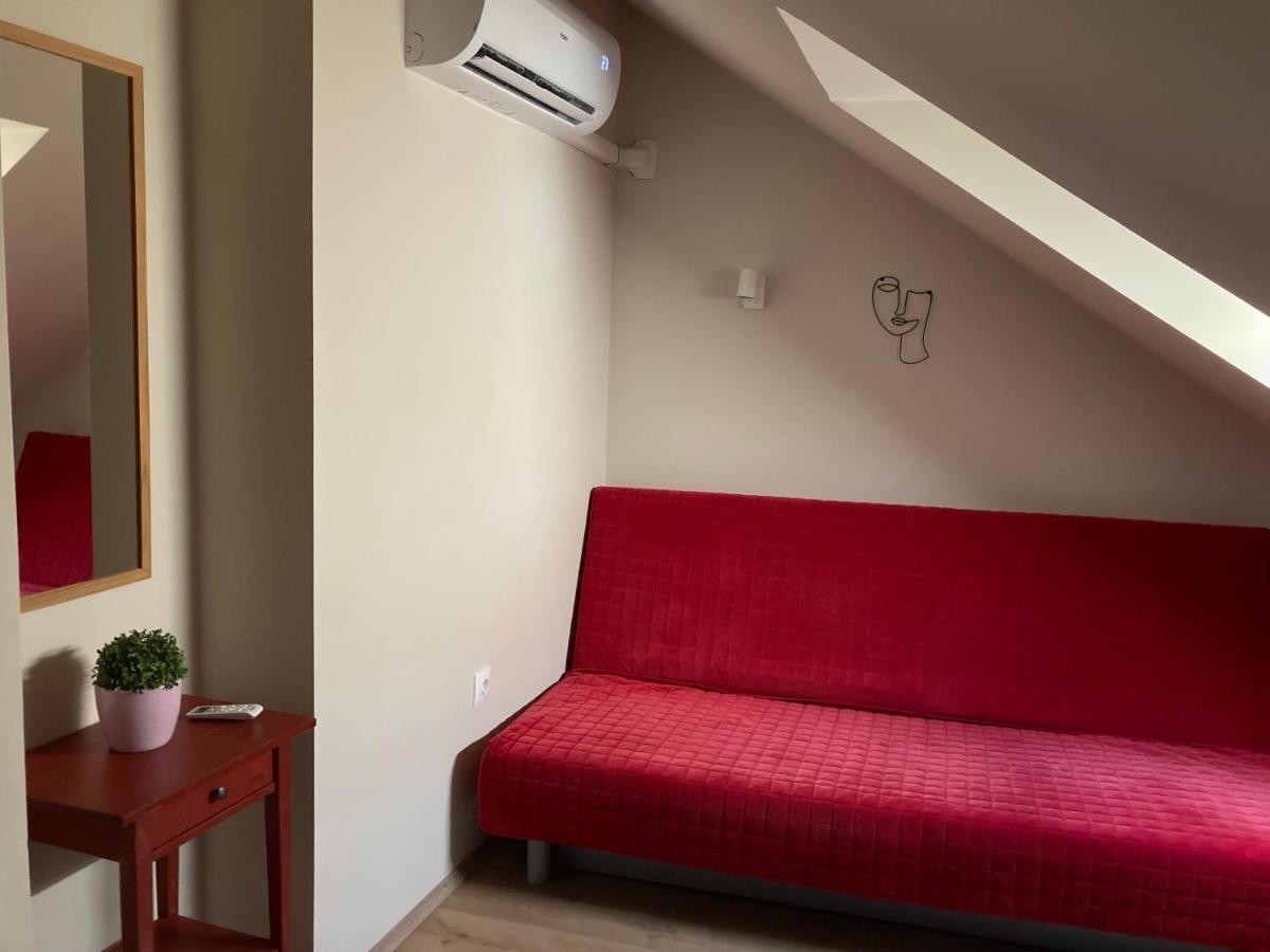 35 Vendeghaz Pecs Apartment Ngoại thất bức ảnh